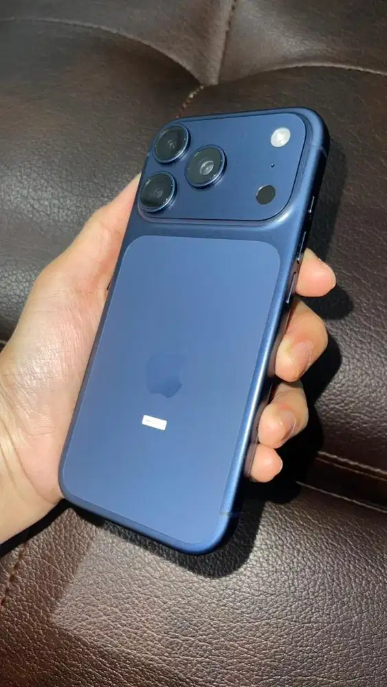 IPHONE 17 PRO 256 GB DEEP BLUE LIKE NEW