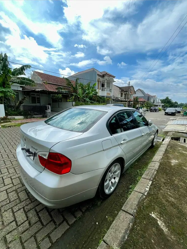 BMW 320i 2008 Bensin