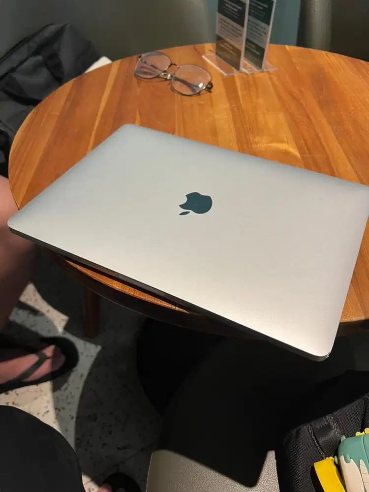 Macbook Pro 2017 i5 | Jual cepat