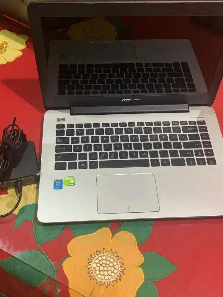 Dijual cepat Laptop ASUS I7 2016