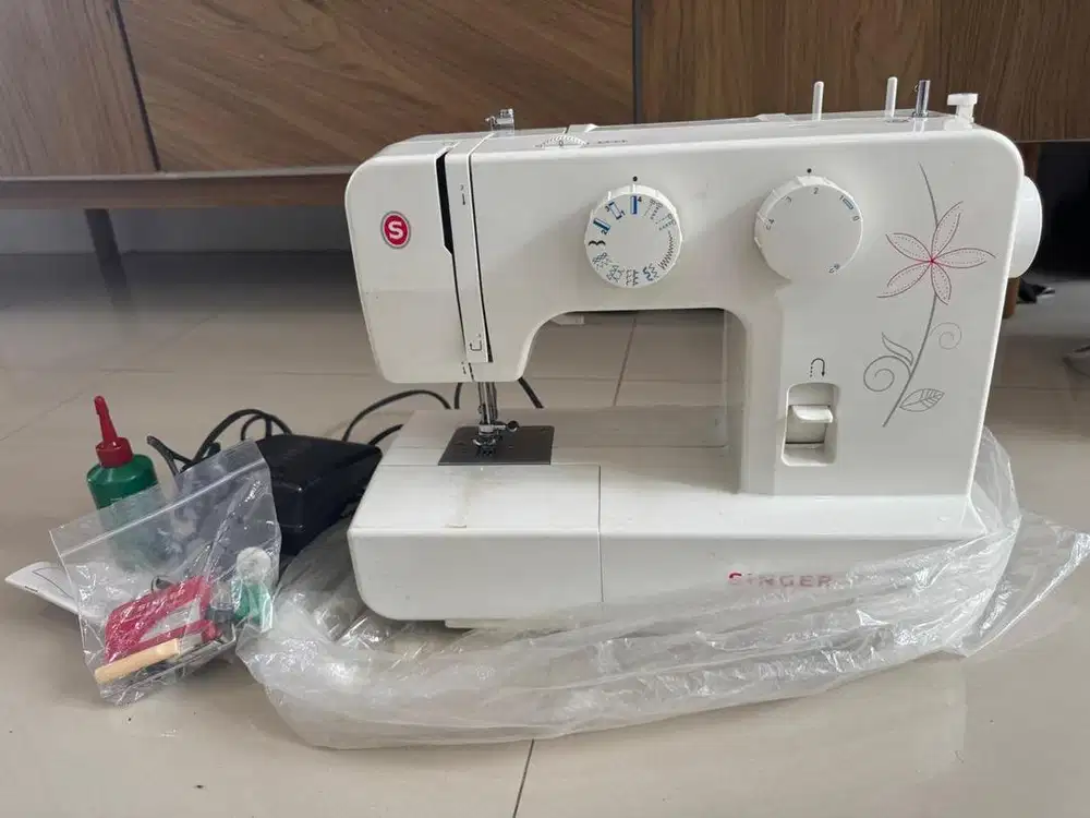 Mesin Jahit Listrik Merk Singer Type 1412
