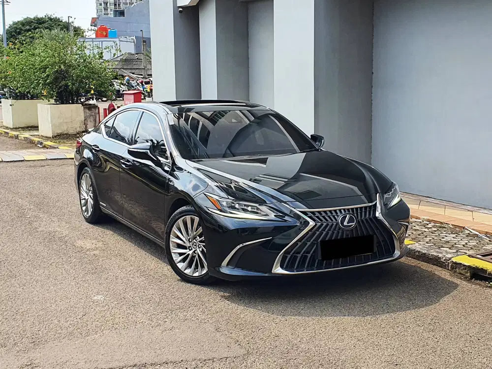 LEXUS ES300H HYBRID ULTRA LUXURY 2024