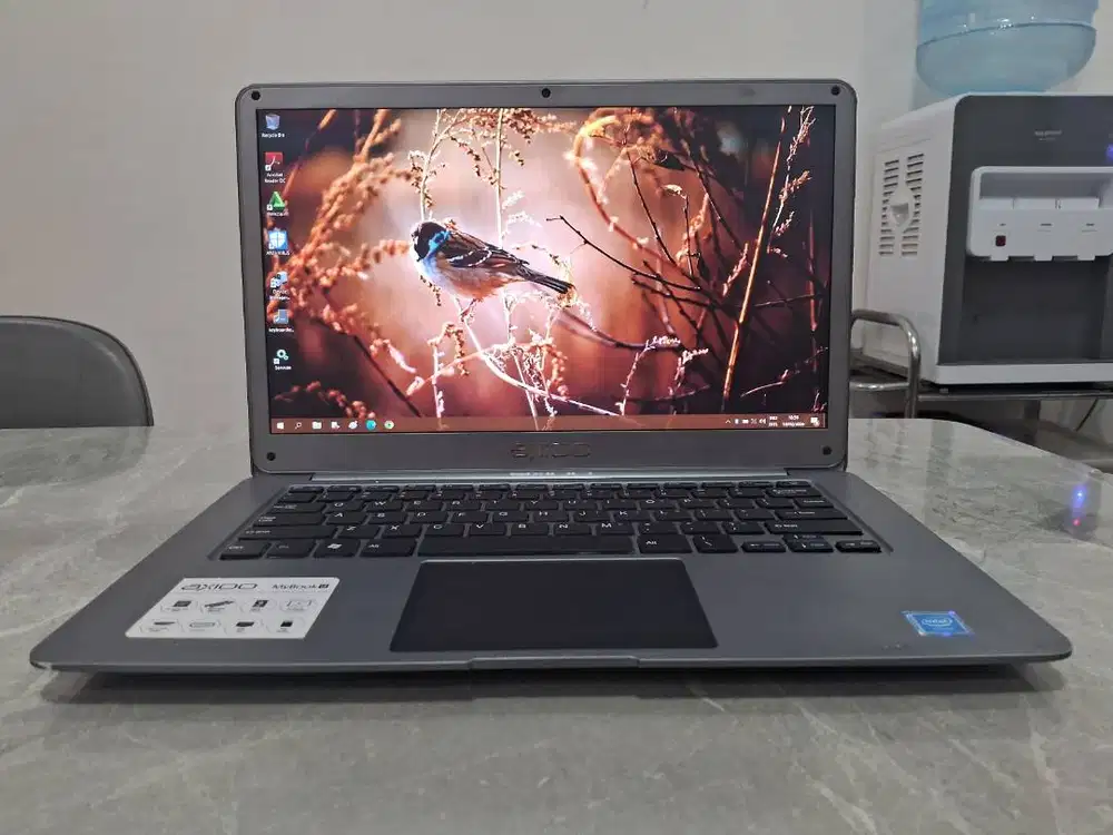 Laptop SLIM Super 14in Full HD 500GB Batre KUAATT Garansi AXIOO