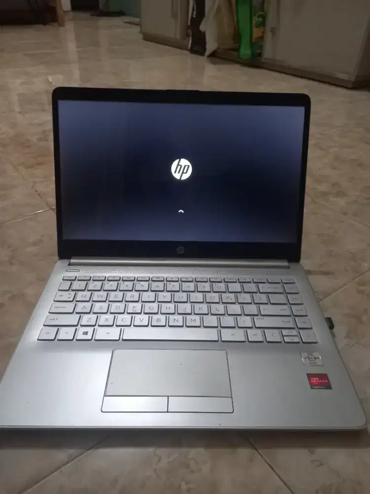 Jual laptop HP atlon silver