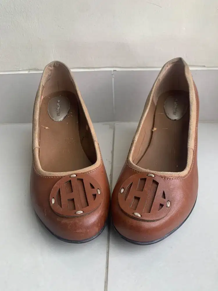 Sepatu Wedges Wanita Merek Hush Puppies Original Warna Cokelat