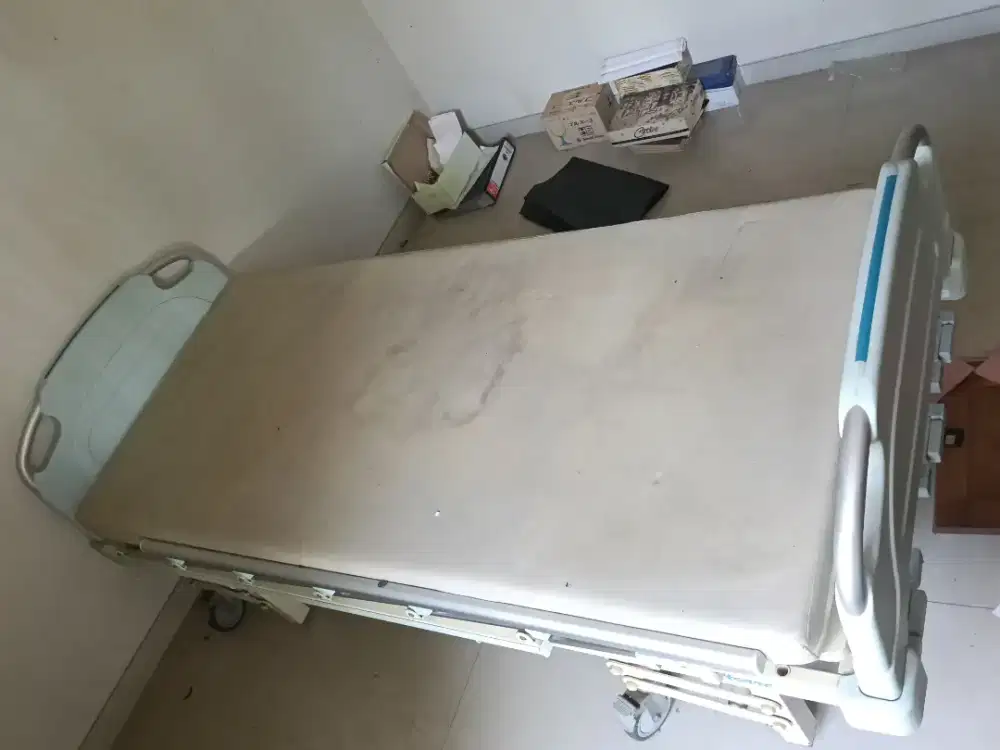 Ranjang pasien preloved bekas