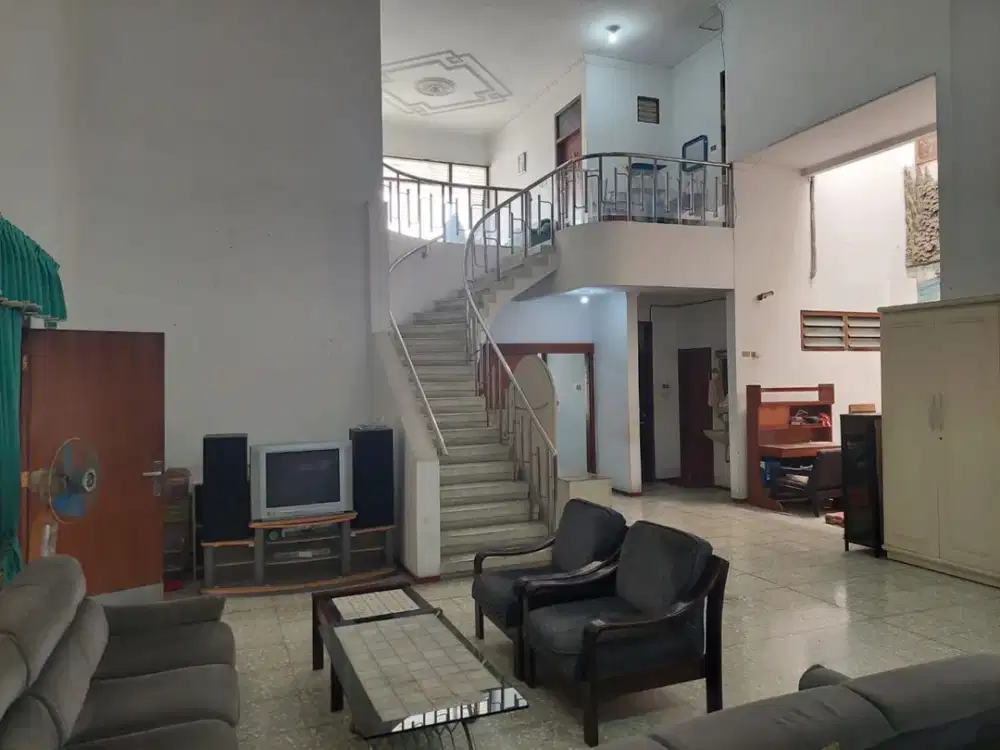 Murah Rumah 2 Lantai Cocok Untuk Buat Kos- Kosan/ Rumah Usaha di Jalan Petemon, Surabaya Pusat