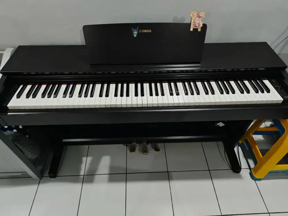 Piano Yamaha Arius YDP-143