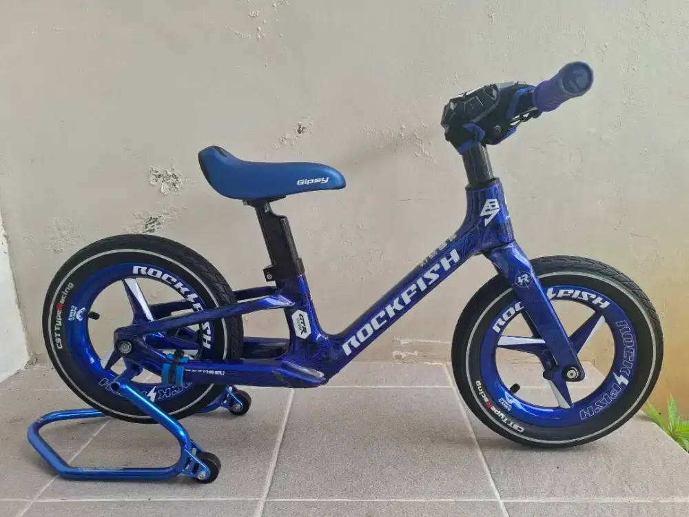 Wheelset Rockfish Hurricanes Blue + Ban CST Racing