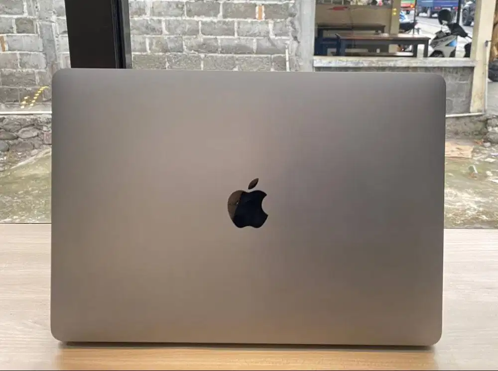 Promo MacBook Pro Chipset Apple M1 2020 13inc 8/256GB TouchBar