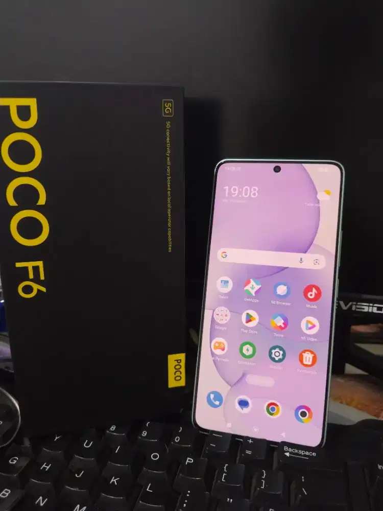 Poco F6 12/512GB