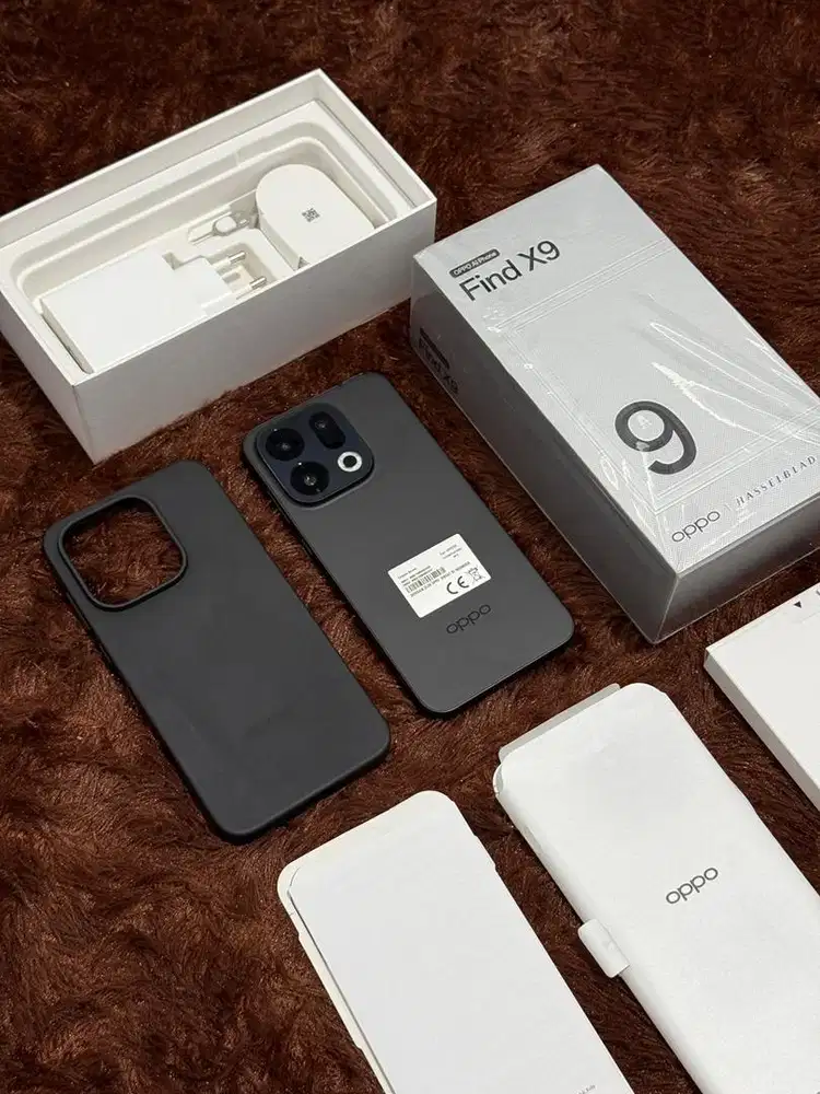 Oppo Find X9 16/512GB Resmi Garansi 11 November 2026 - Space Black