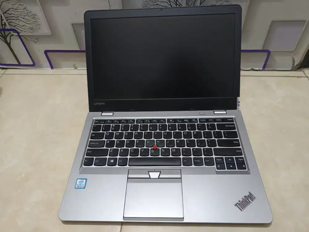 Thinkpad 13 core i5 dg ram 8gb,ssd 256gb,siap kerja dan bergaransi