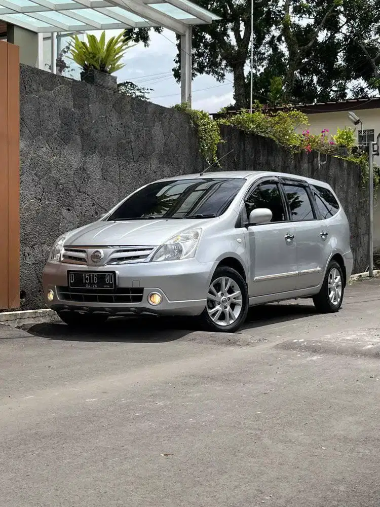 DP 17JT // NISSAN GRAND LIVINA XV 1.5 AT 2011