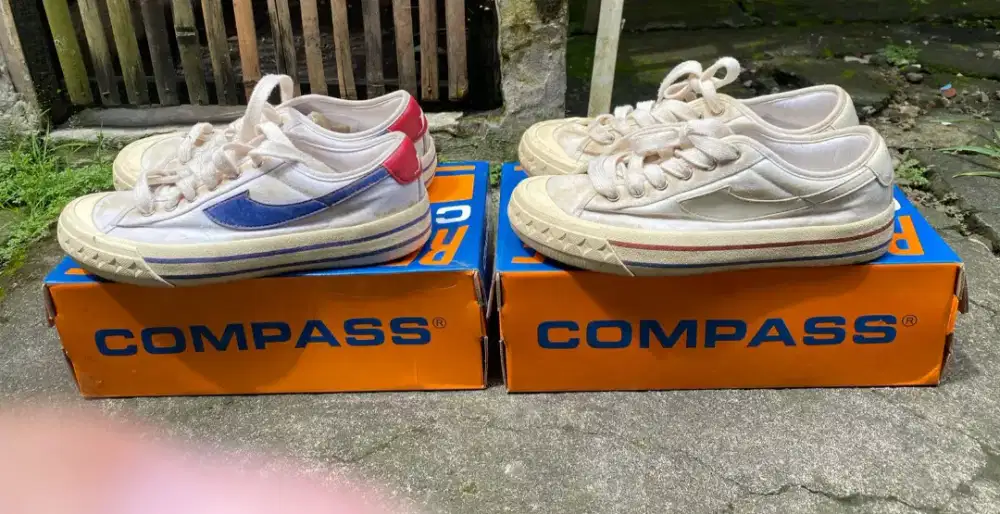 Dijual sepatu olahraga merk compass