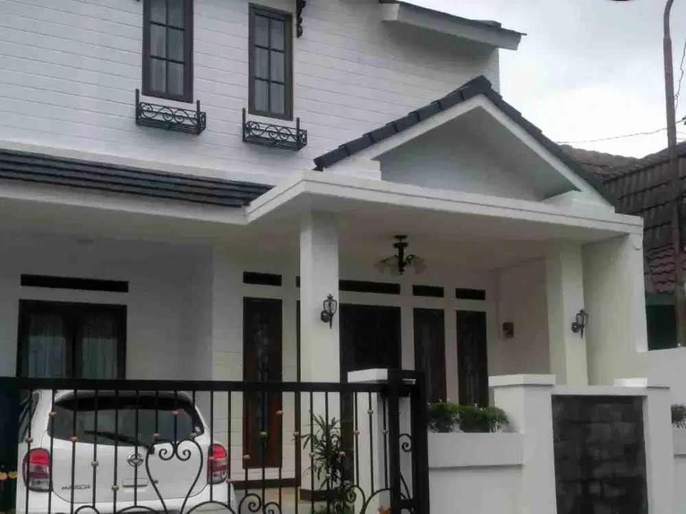 Rumah Klasik Modern Dalam Perumahan Area jl. Kaliurang Dekat  AL AZHAR CAIRO, Kampus UII