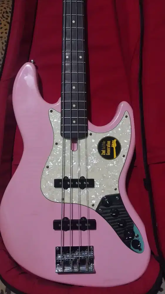 Bass SIRE V3 4 STRING 2nd Gen