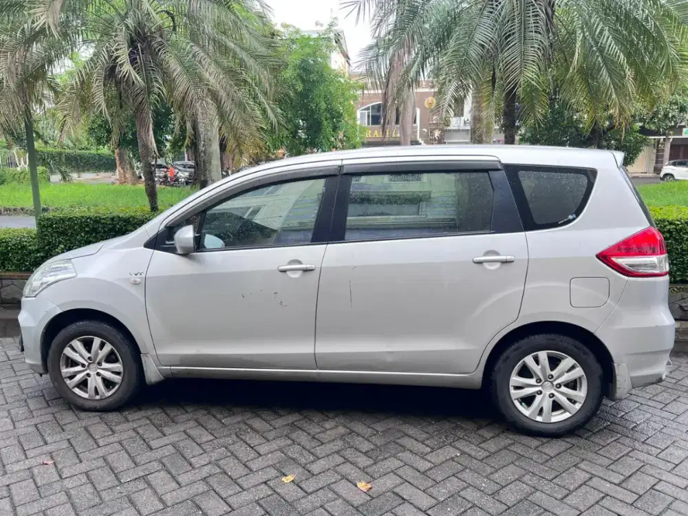 DIJUAL MOBIL SUZUKI ERTIGA TIPE GL THN 2018 MATIC KM 80.000