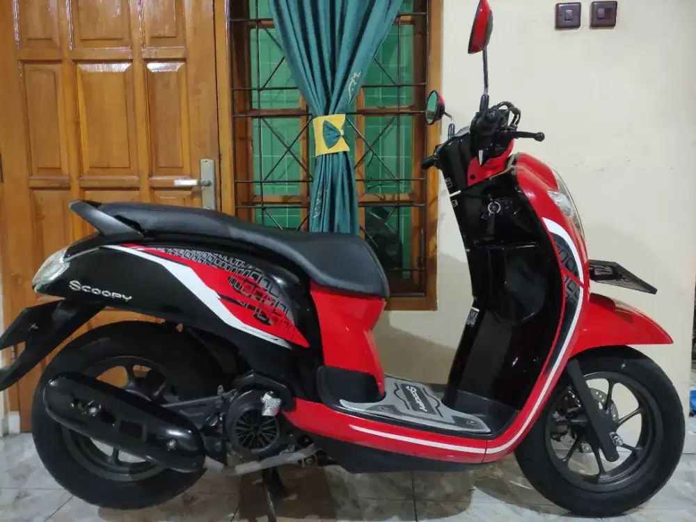 Super istimewa low km scoopy donat cbs iss super mulus persis baru