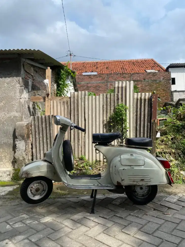 Vespa Super 1979  Original Cat Komplit