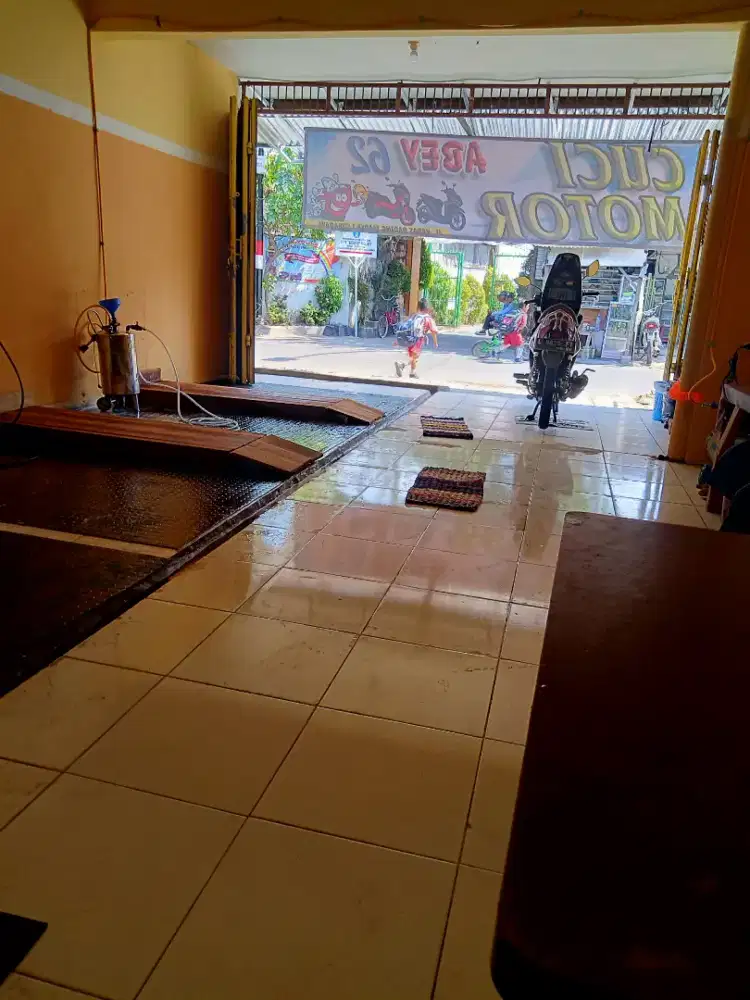 Dibutuhkan. Tenaga cuci motor.