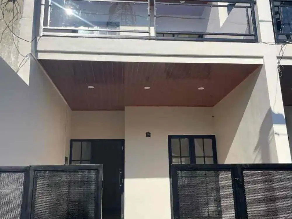 Granting baru 2 lantai‼️Rumah baru gress area simokerto