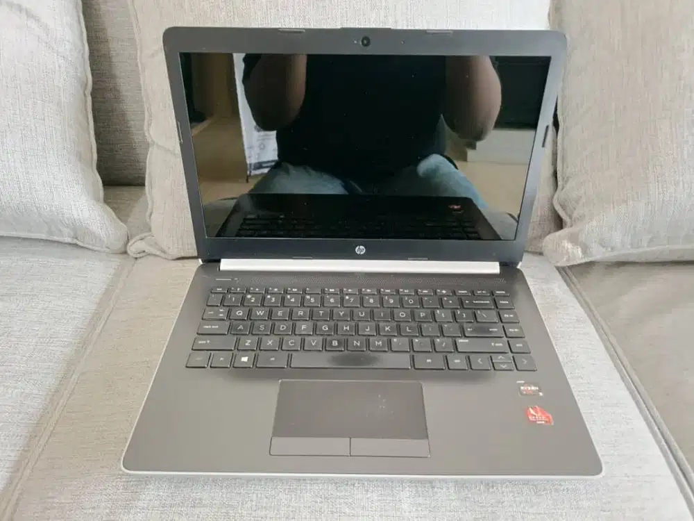 HP 14 - cm PROCESSOR AMD RYZEN 3 - 22000U RAM 4GB SSD 128GB HDD 500GB