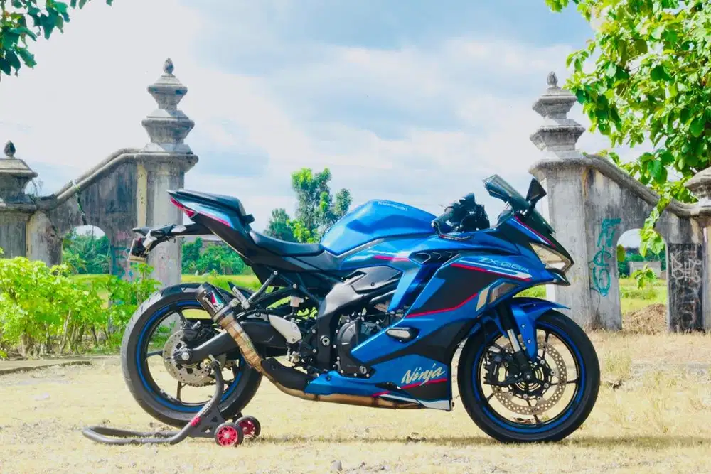 Kawasaki ZX25R ABS 2023 like new vulcan benelli bn600 er6n KTM Duke390