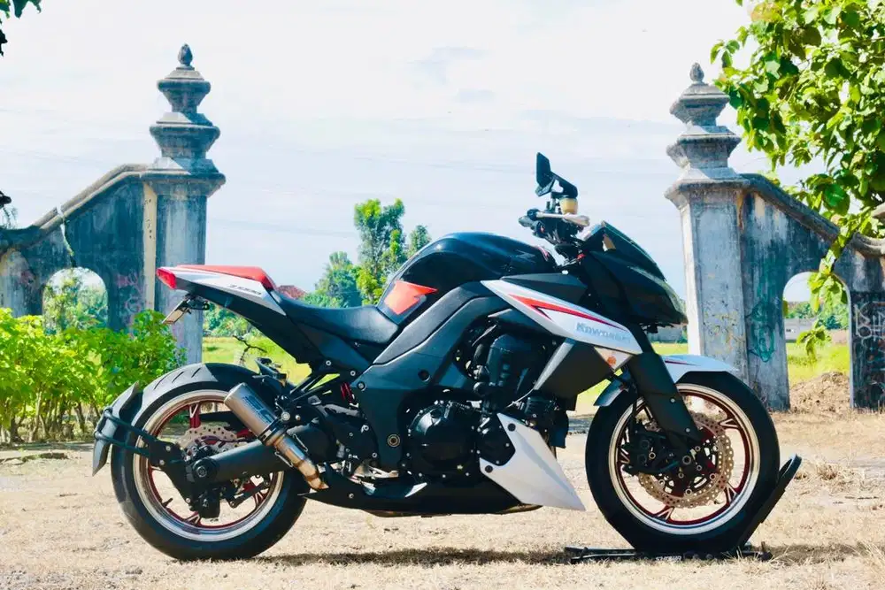 Kawasaki Z1000 special edition 2015 like new CBR1000 Z800 Z900