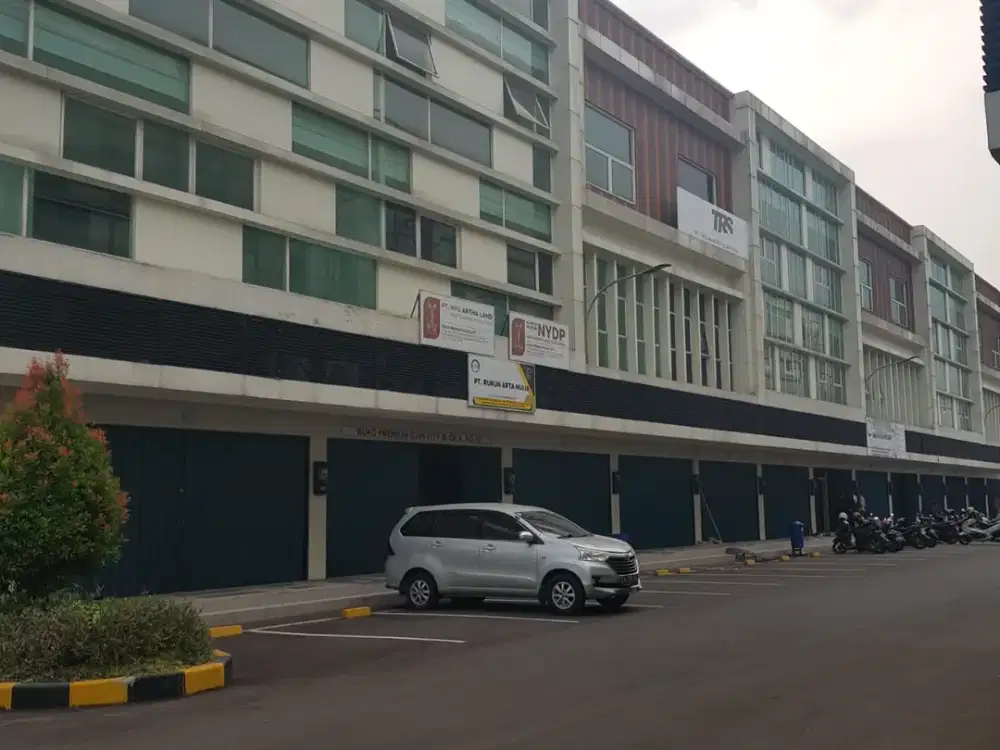 Disewakan Ruko Deltamas Cikarang Komplek Icon City 3 1/2 Lantai Rp. 140  Jt /Tahun
