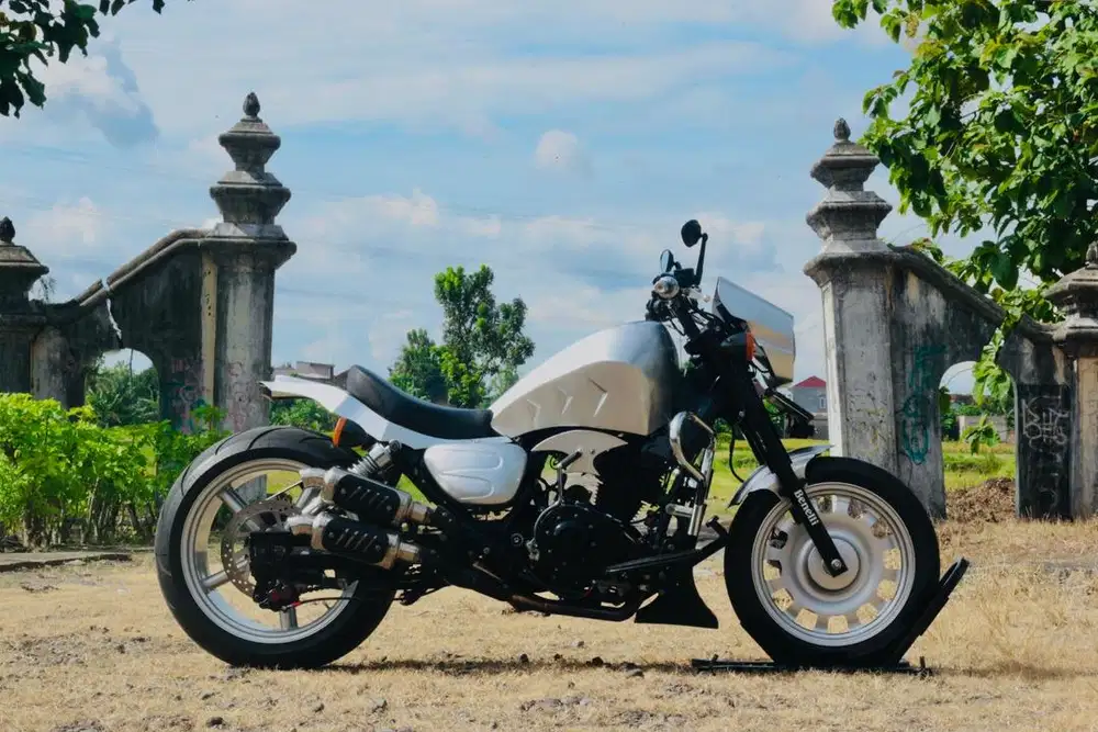 Benelli Motobi 200 Evo custom like new Z250 CBR250 versys250 w25