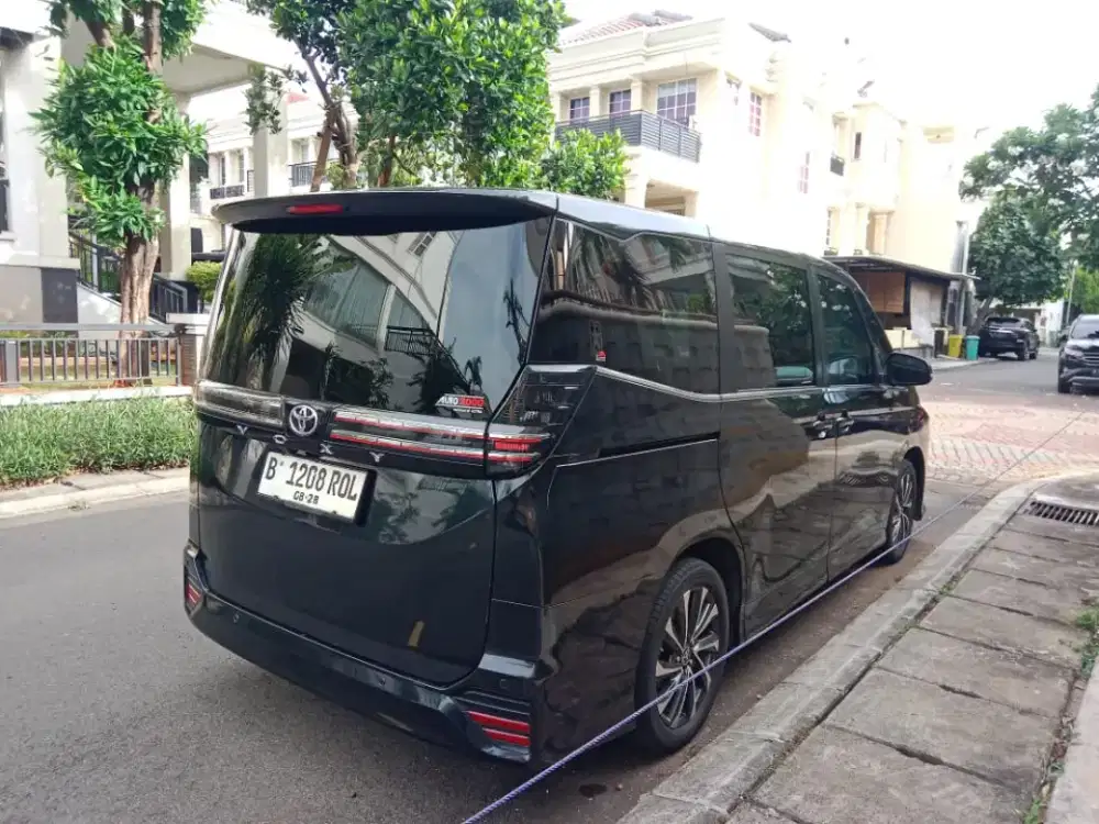 New Voxy Low Km & Price