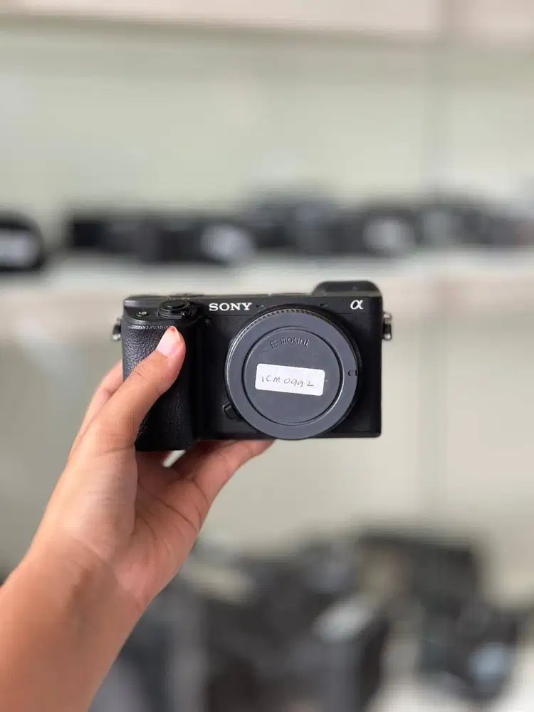 KAMERA SONY A6400 BODY ONLY NO VIGNET