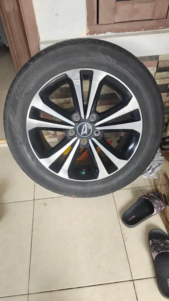 Ban rush terios dan velg bekas