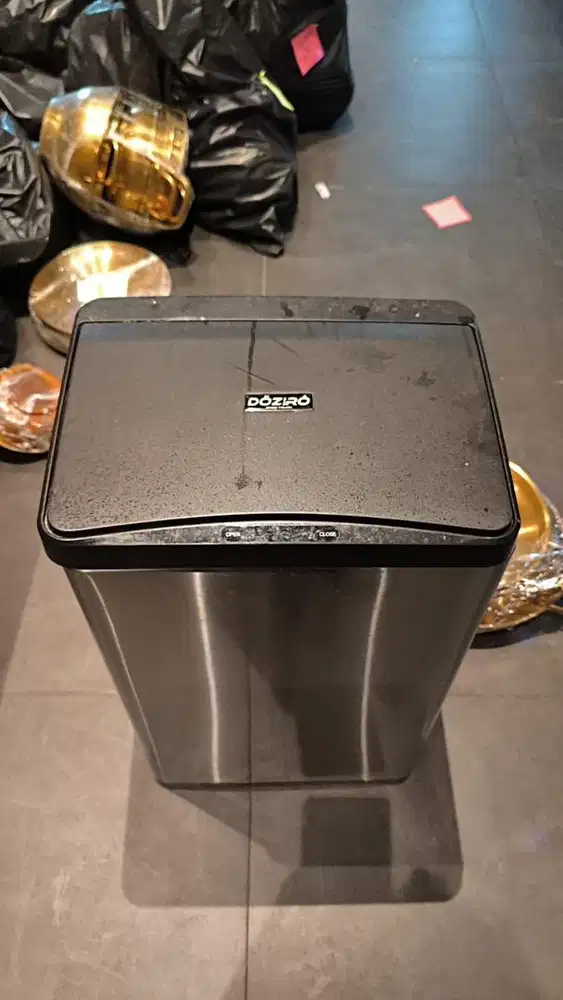 Doziro tempat sampah sensorik automatic