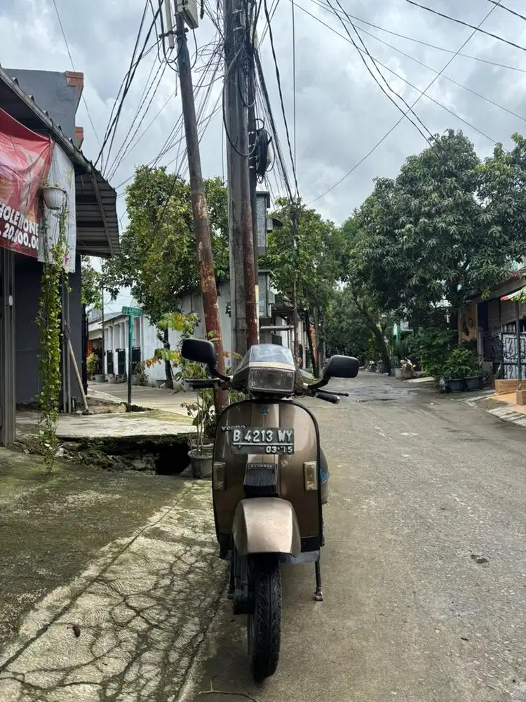 Vespa Excel 1988 Coklat