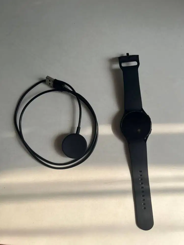 Samsung Galaxy Watch 4 40mm Black - Layar Mulus (Pemakaian Pribadi)