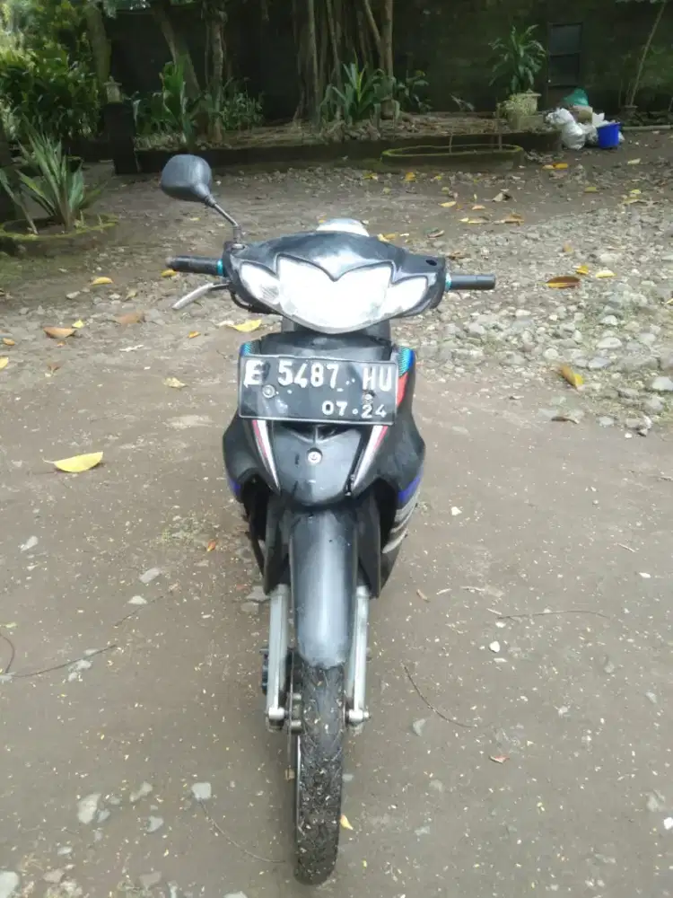 Suzuki Shogun 125 Biru