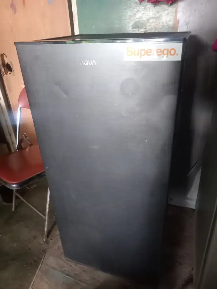 Di jual kulkas aqua 1 pintu kondisi normal siap pakai