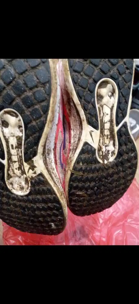 DICARI KARYAWAN SHOE LAUNDRY