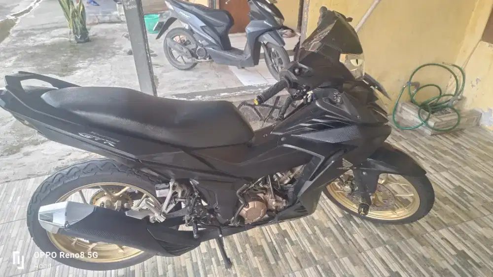 Honda Supra GTR 150 mulus Underbone