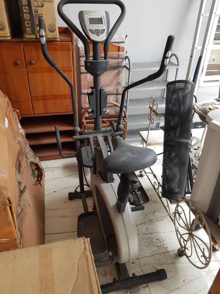 Elliptical Trainer bekas