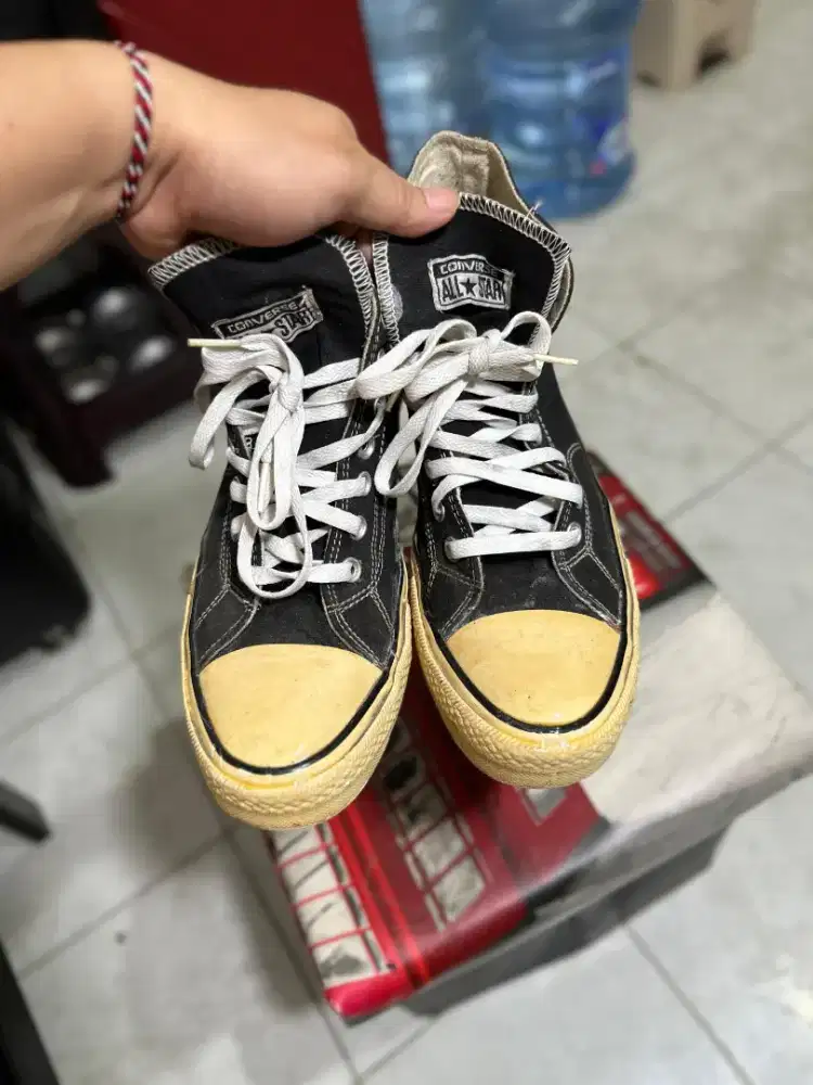 Sepatu Converse original size 43