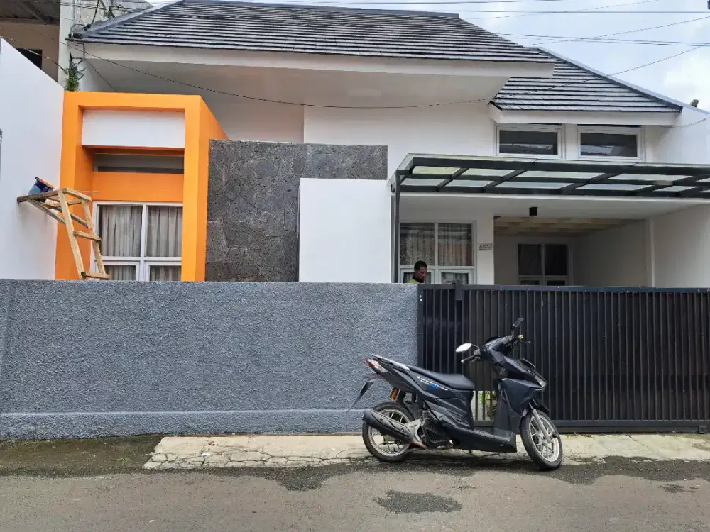 DI JUAL RUMAH BAGUS SIAP HUNI DLM KOMPLEK PADASUKA CIMAHI