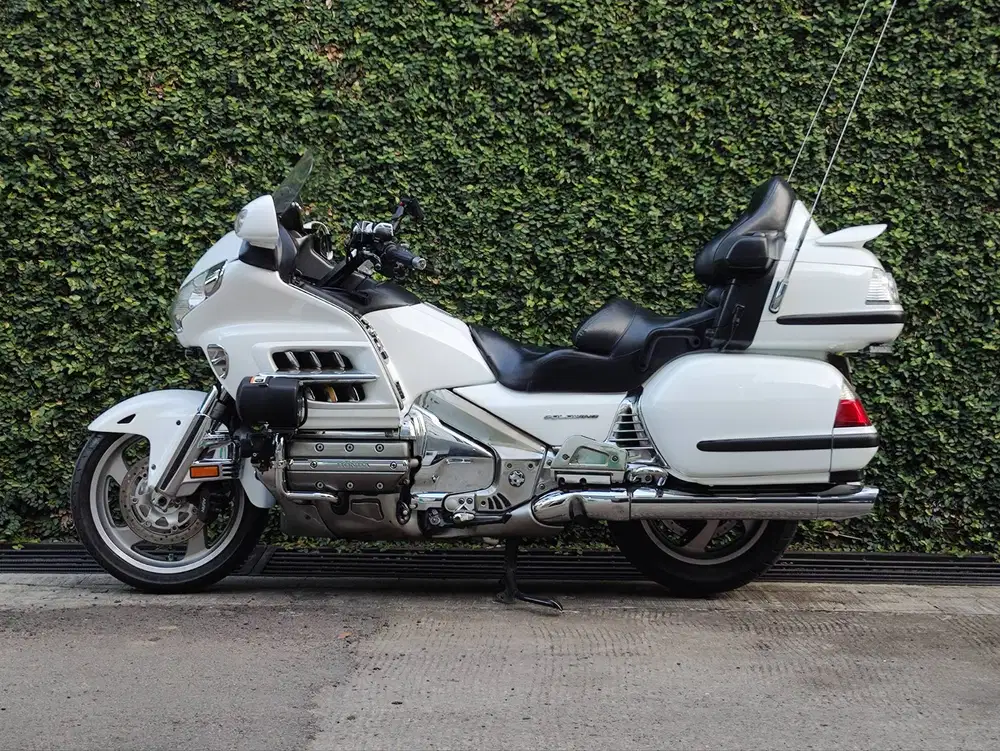 HONDA GOLDWING GL 1800 2011 FULLPAPER FULL SPEC SANGAT ISTIMEWA