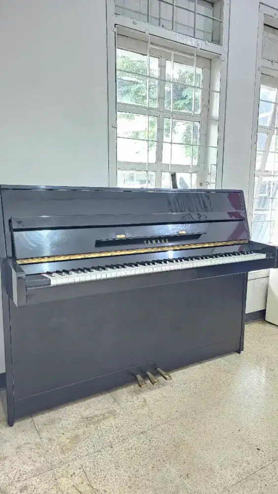 PIANO YAMAHA LU 100 PE