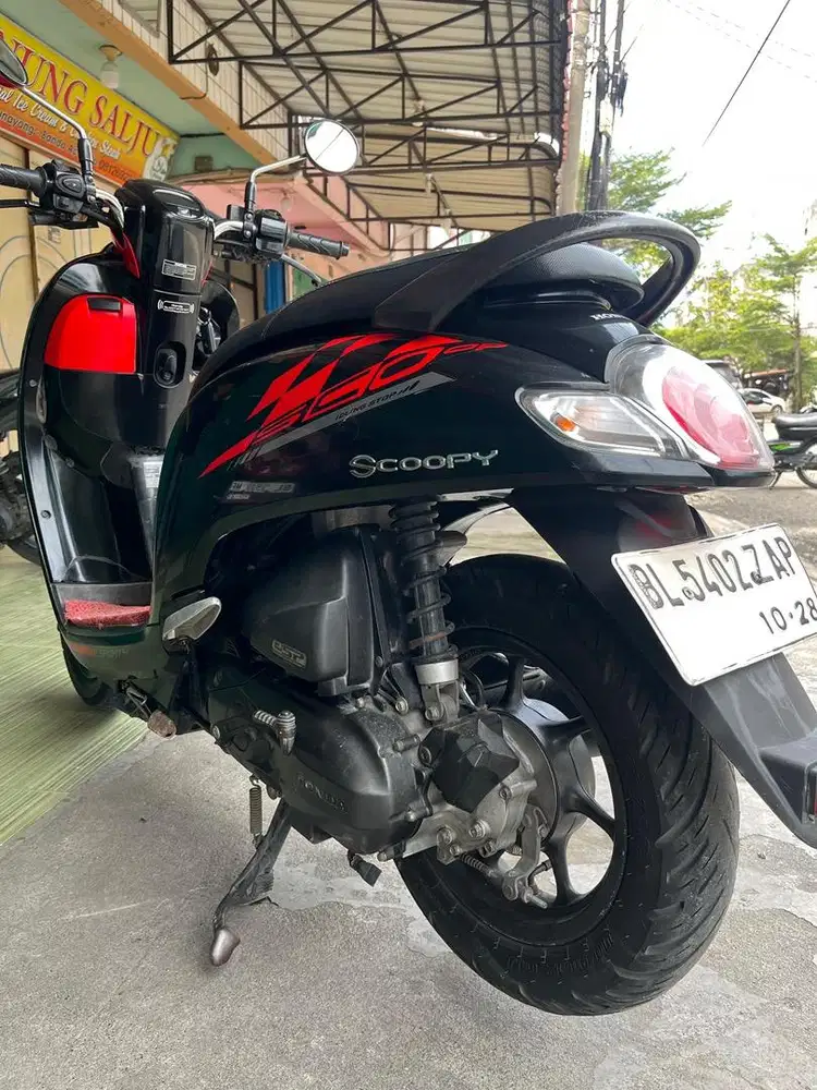 Scoopy 2018 merah hitam