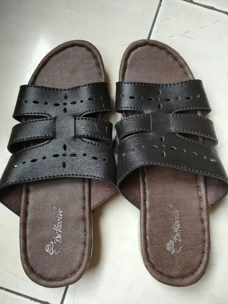 Sendal Sepatu Cokelat