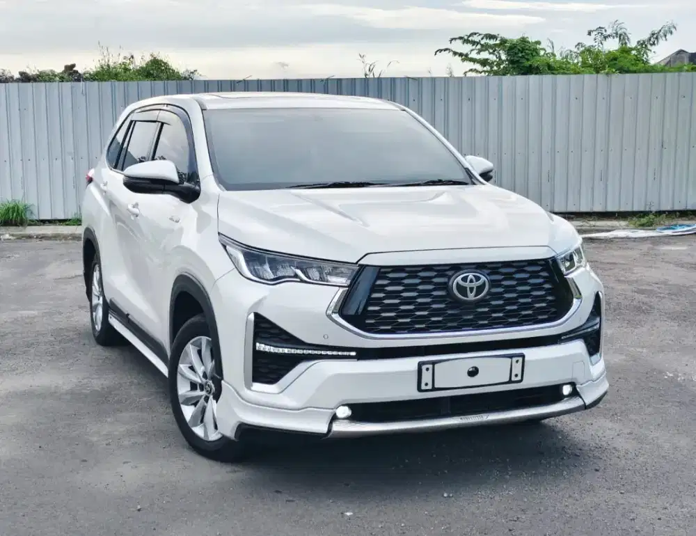 INNOVA ZENIX V HYBRID 2.0 MODELLISTA 2024