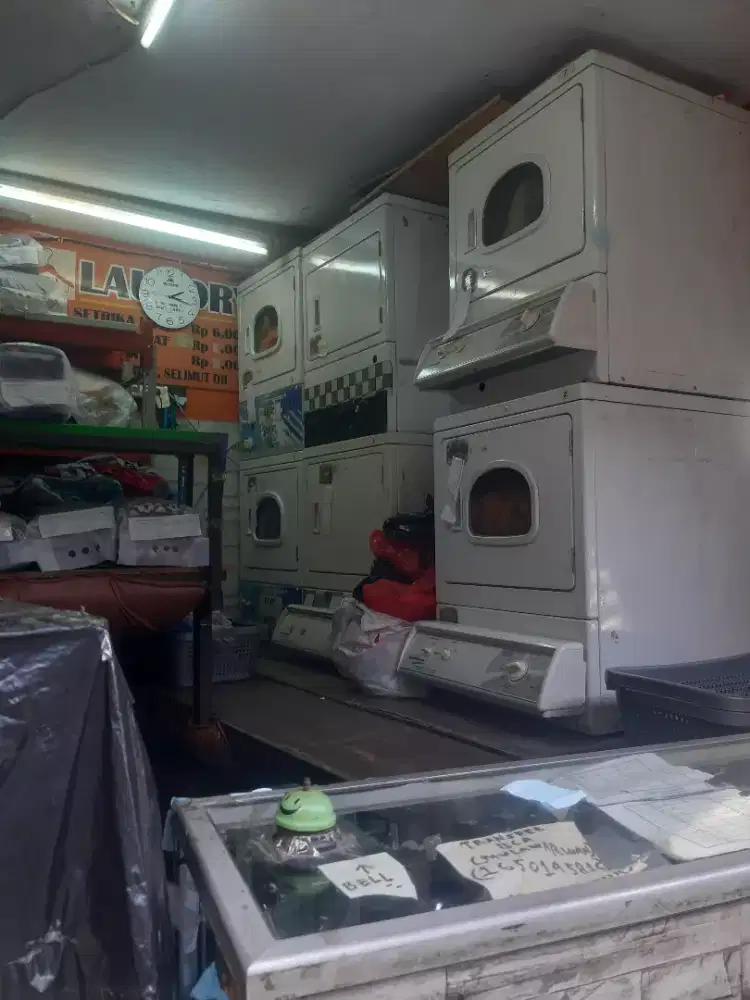 LAUNDRY.  dibutuhkan karyawan yang bisa setrika uap